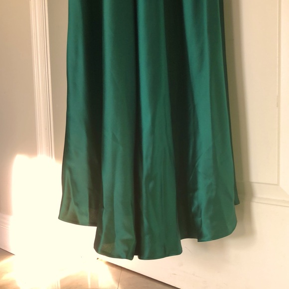 Terani Couture Emerald Satin Column Gown Size 2 - Picture 9 of 12
